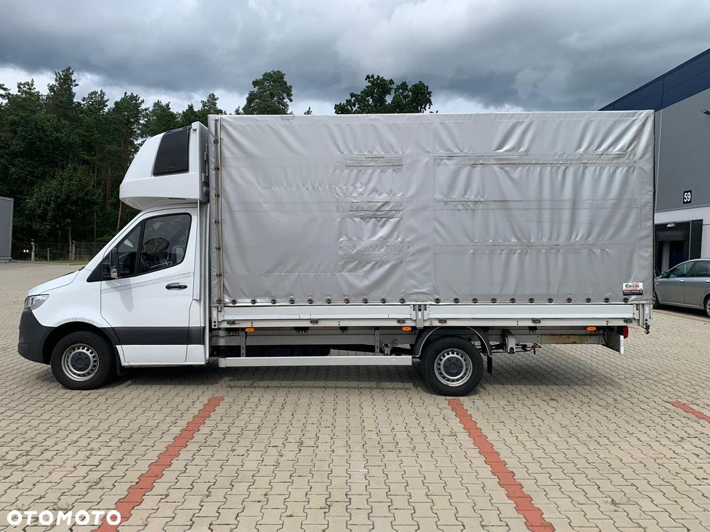Mercedes-Benz Sprinter - 12