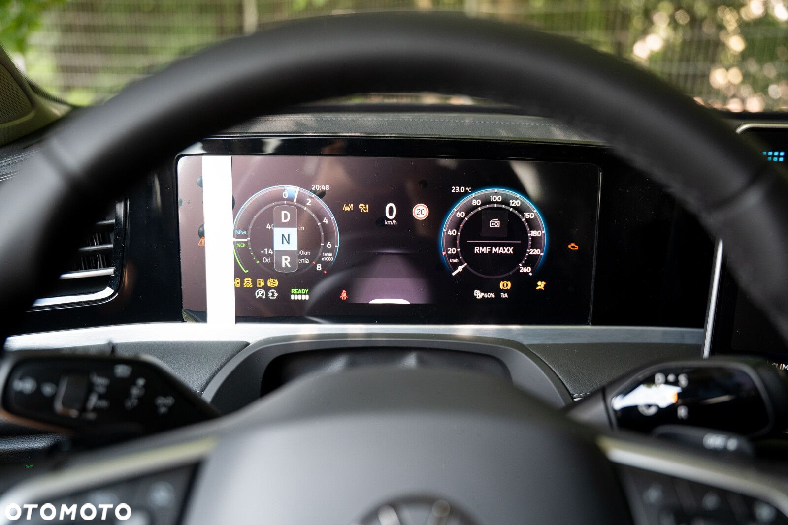 Volkswagen Passat - 11