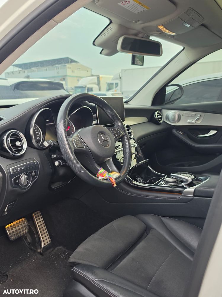 Mercedes-Benz GLC 300 4MATIC 9G-TRONIC AMG Line - 12
