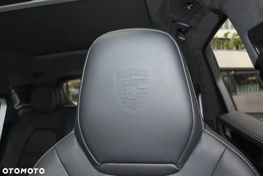 Porsche Cayenne Turbo E-Hybrid PHEV - 10