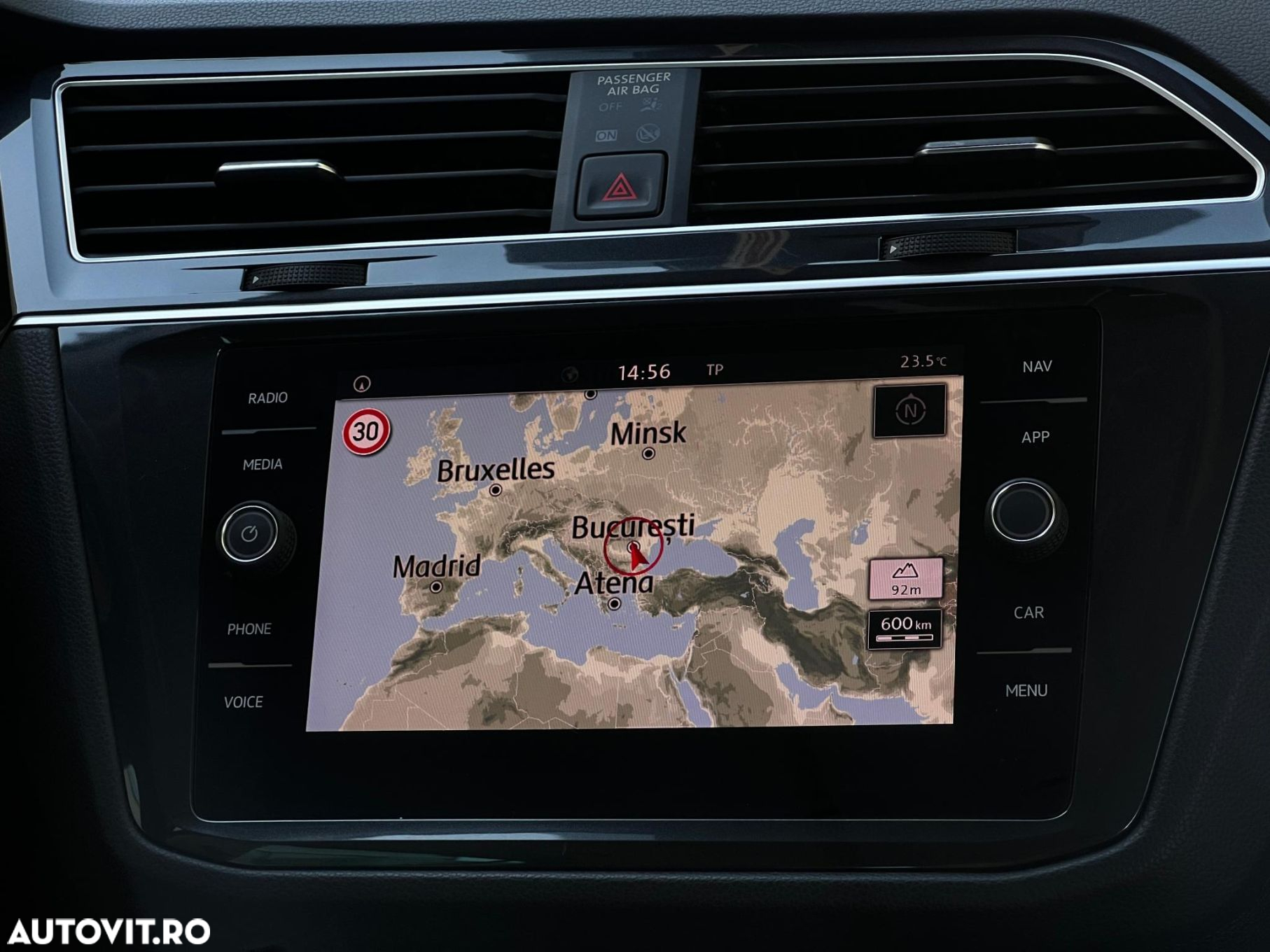 Volkswagen Tiguan - 10