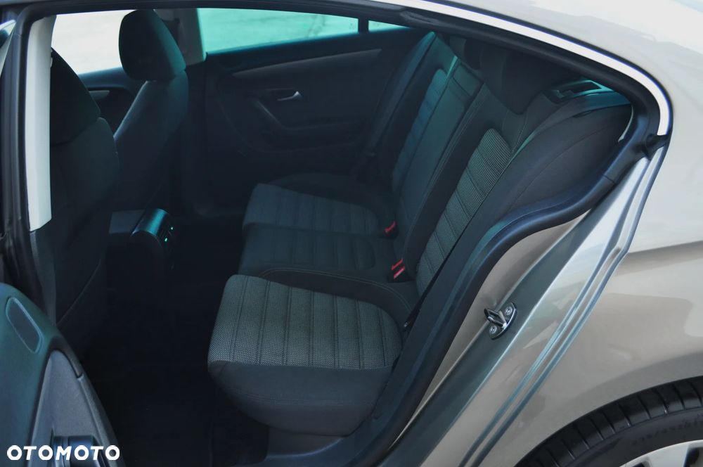 Volkswagen Passat CC - 26
