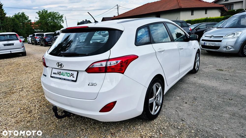 Hyundai i30 1.4 Intro Edition - 14