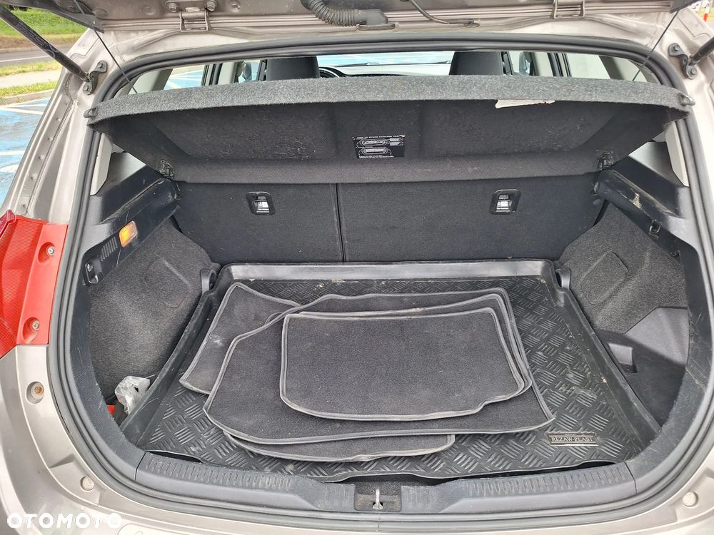 Toyota Auris 1.8 HSD Luna - 8