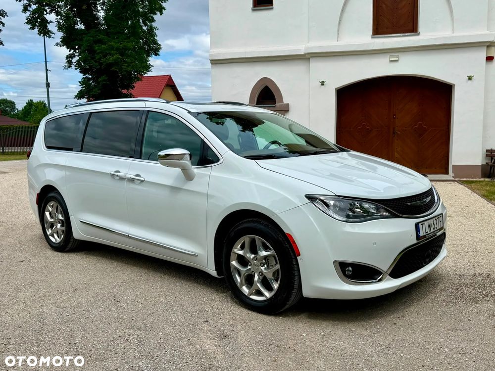 Chrysler Pacifica - 6
