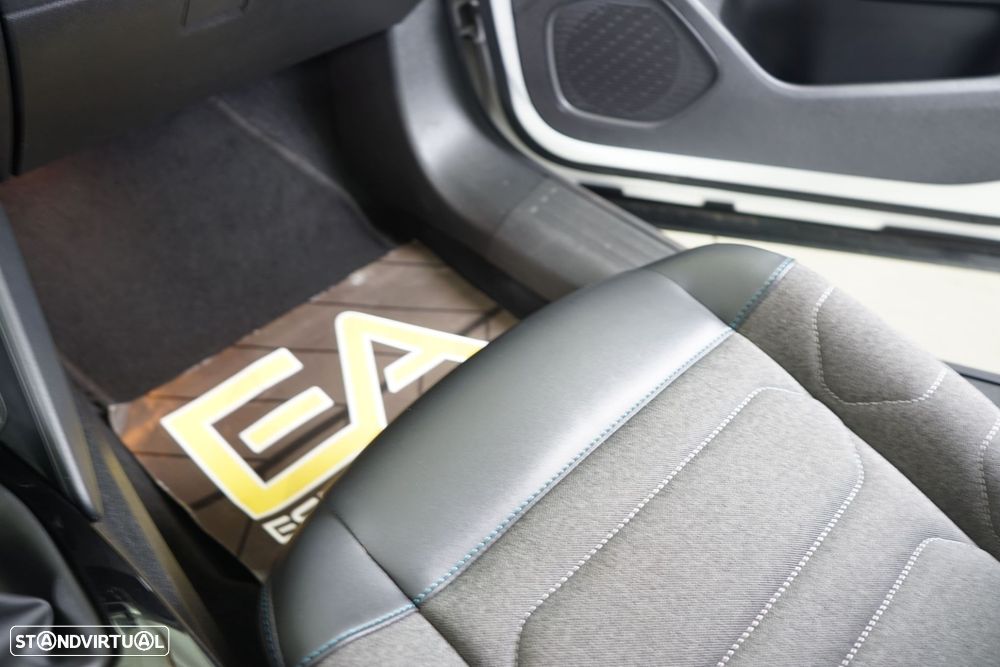 Citroën C4 1.2 PureTech Shine - 33