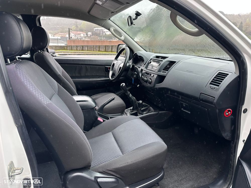 Toyota Hilux 2.5 D-4D 4WD CE CM AC - 18