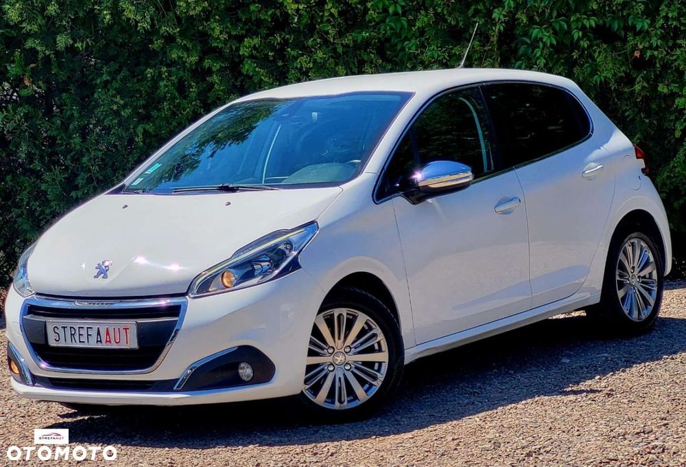 Peugeot 208 - 11