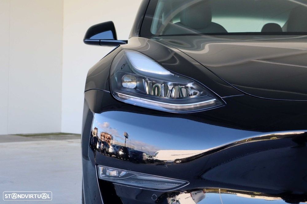 Tesla Model 3 - 3