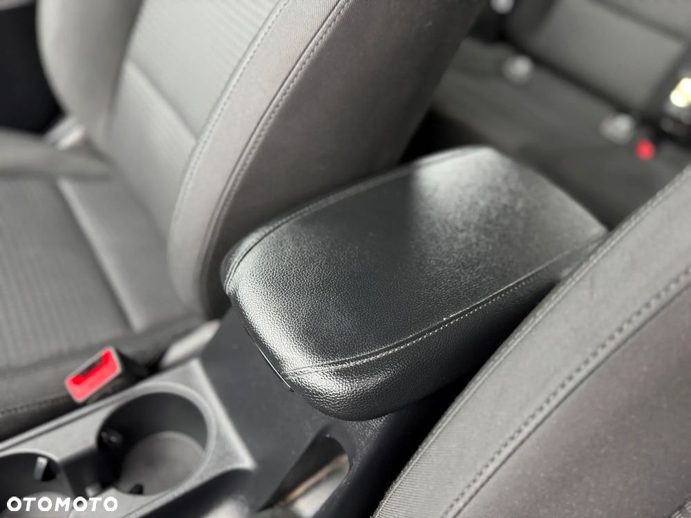 Kia Ceed 1.4 L - 25
