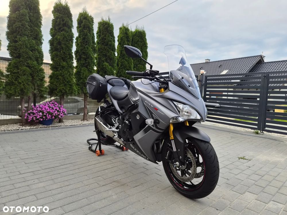 Suzuki GSX - 14