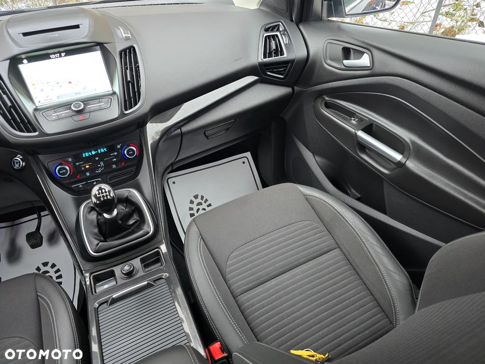 Ford Kuga 2.0 TDCi 4x4 Titanium - 27