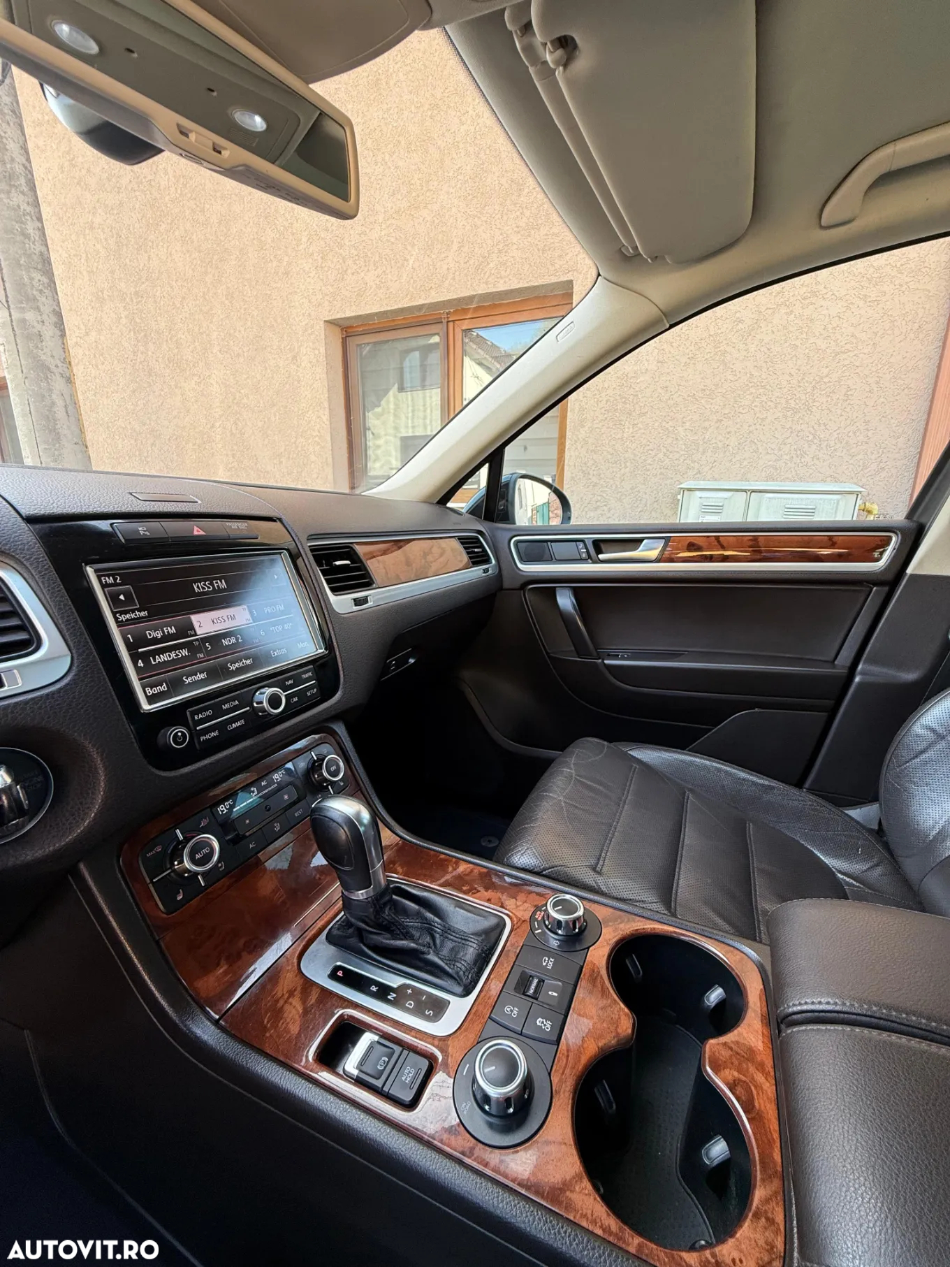 Volkswagen Touareg - 22