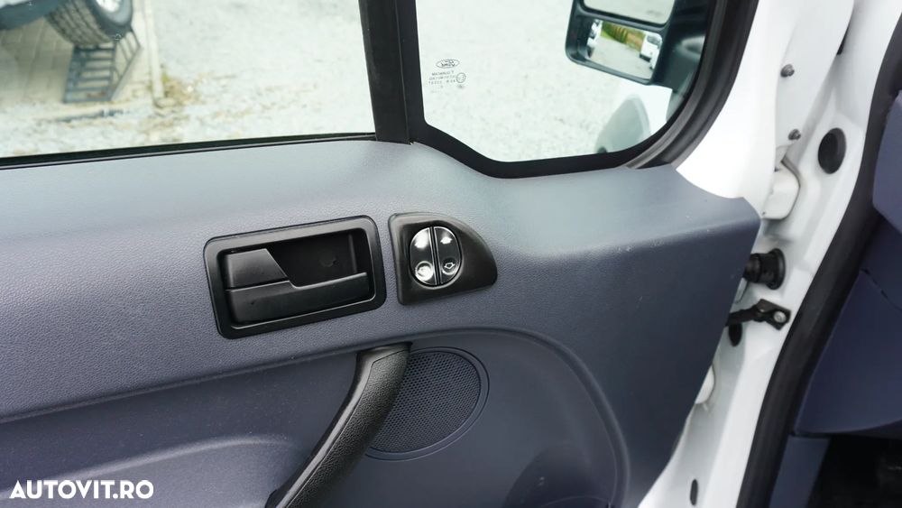 Ford Transit Connect - 13