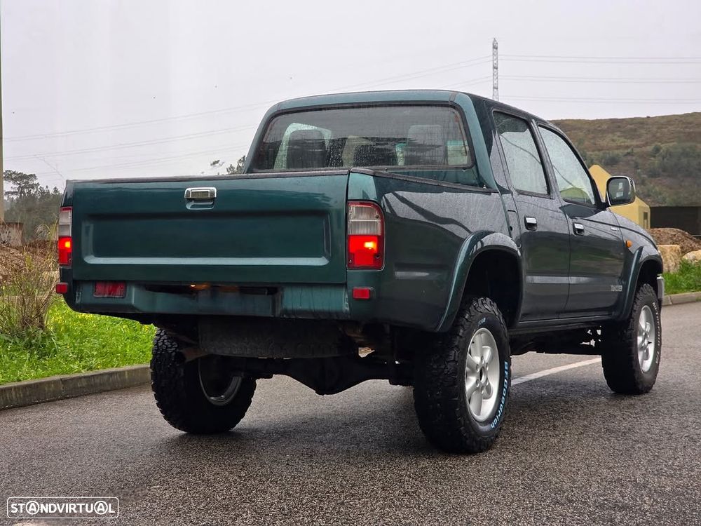 Toyota Hilux 2.4 TD LN165LSR Tracker - 2