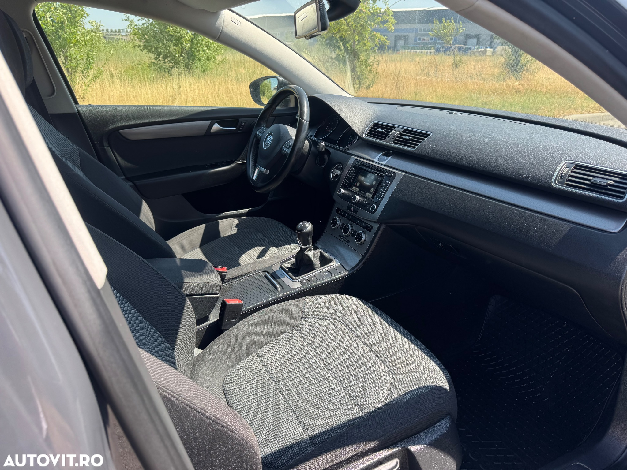 Volkswagen Passat - 12