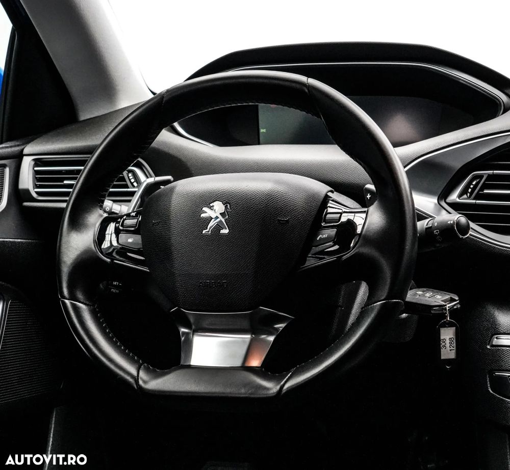 Peugeot 308 SW 1.5L BlueHDI EAT8 Allure Pack - 16