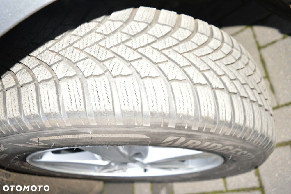 Volvo V40 D2 Geartronic Kinetic - 40