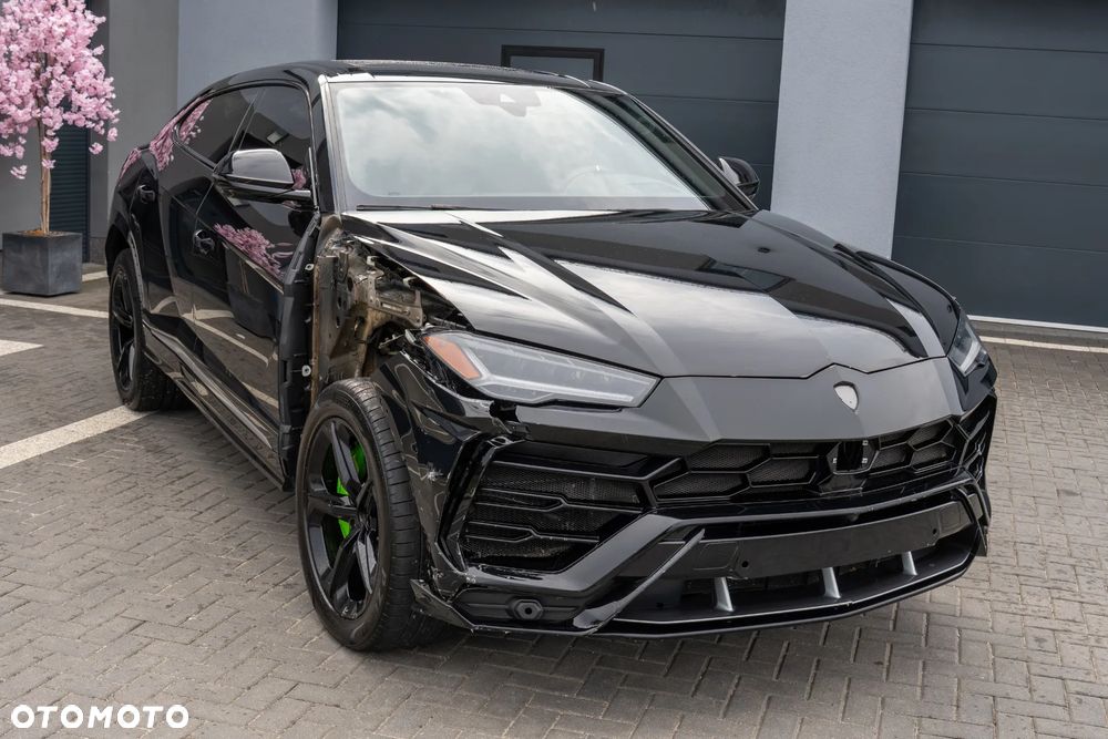 Lamborghini Urus Standard - 3