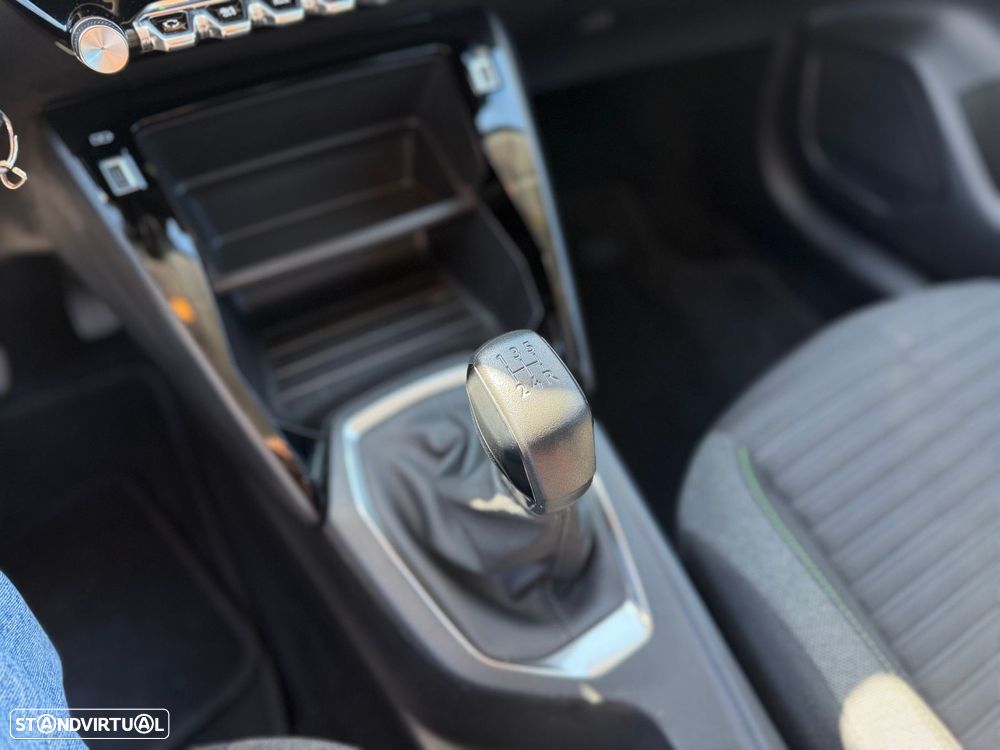 Peugeot 208 1.2 PureTech Active - 16