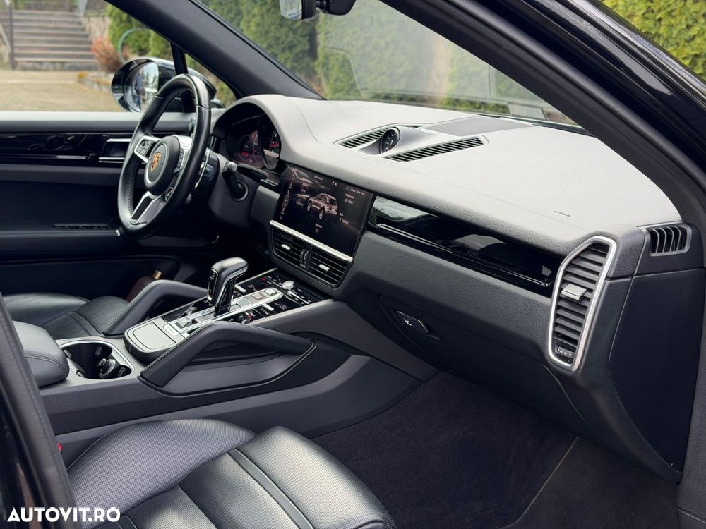 Porsche Cayenne - 22