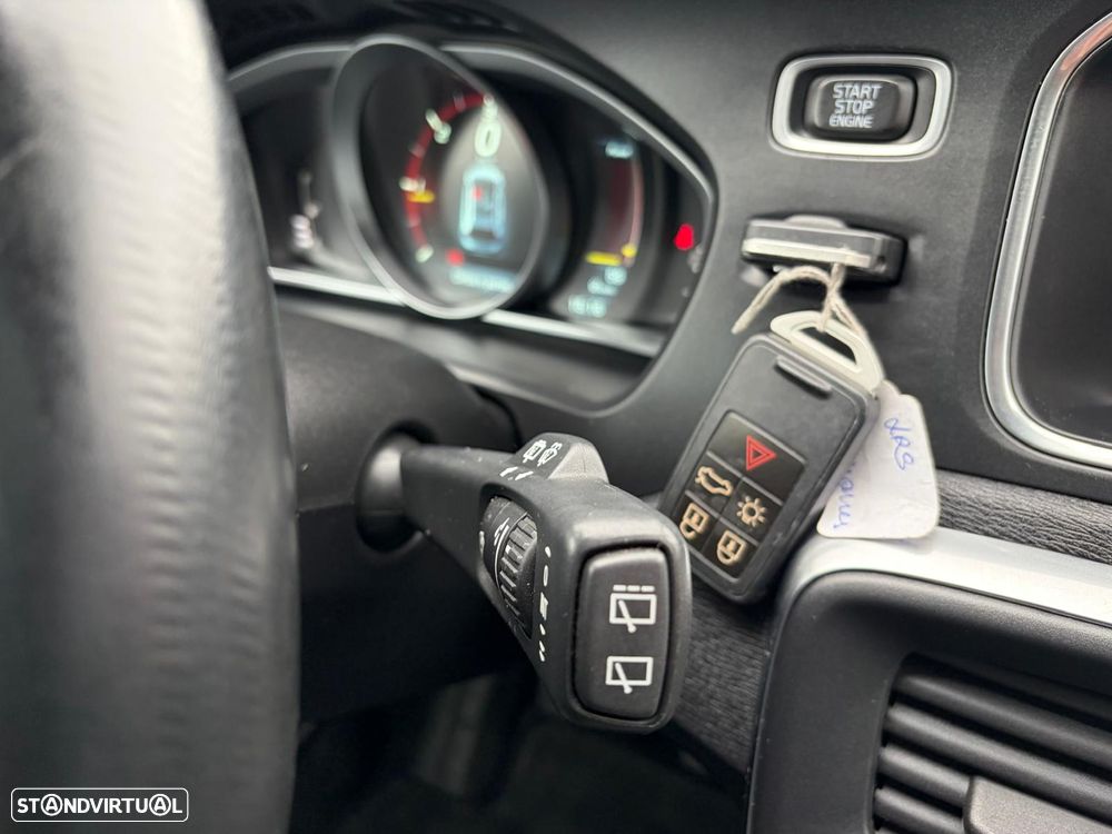 Volvo V40 Cross Country D2 Momentum - 37