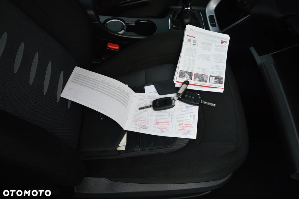 Kia Ceed - 8