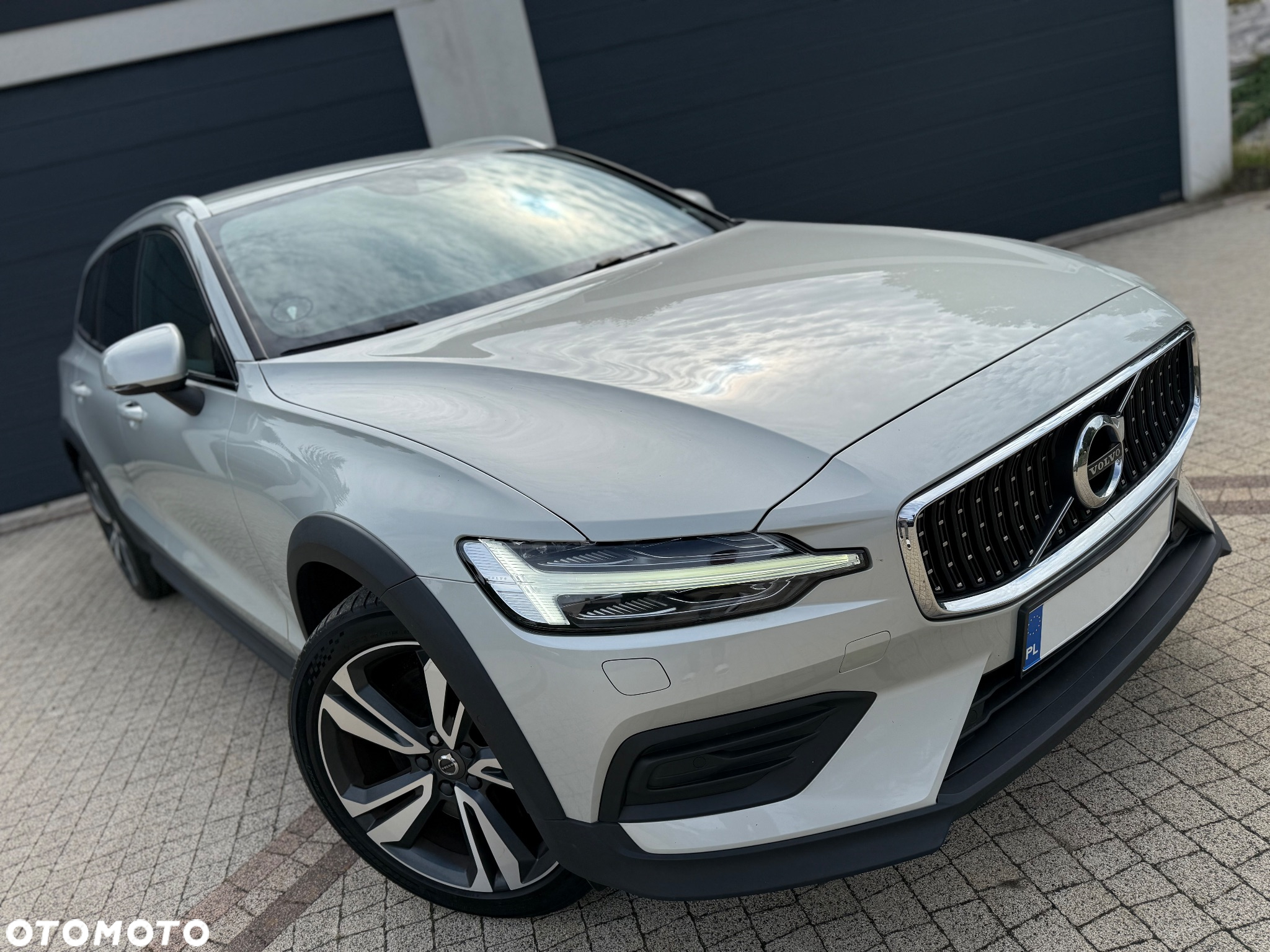 Volvo V60 Cross Country D4 AWD Geartronic Pro - 2