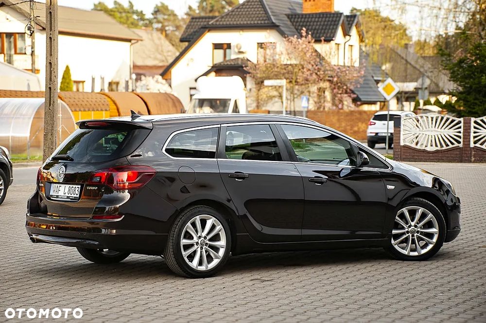 Opel Astra 1.4 Turbo Cosmo - 11