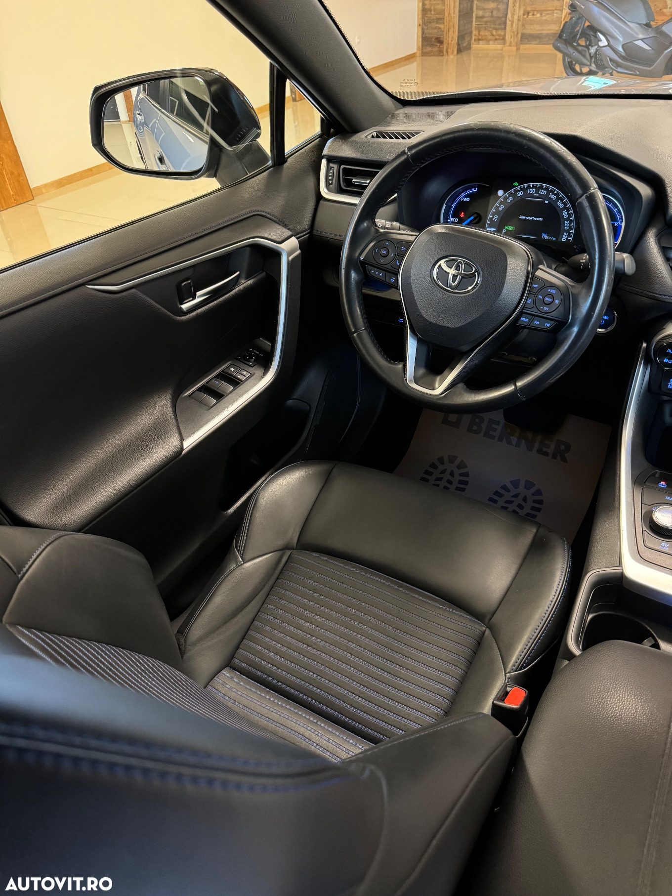 Toyota RAV4 - 23