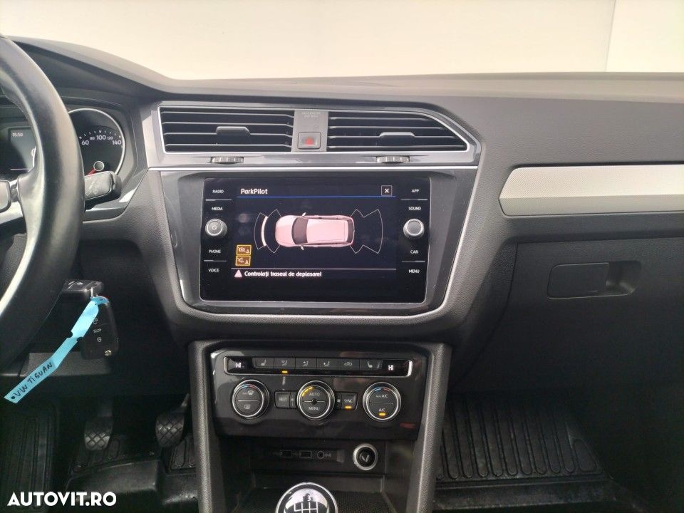 Volkswagen Tiguan - 10