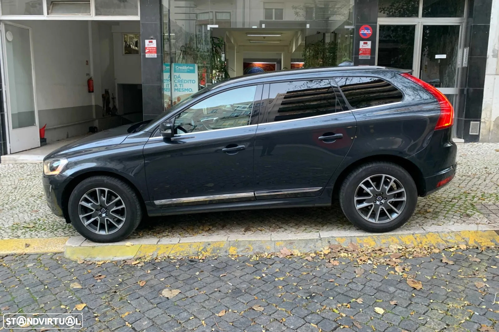 Volvo XC 60 2.0 D4 R-Design Summum Geartronic - 13