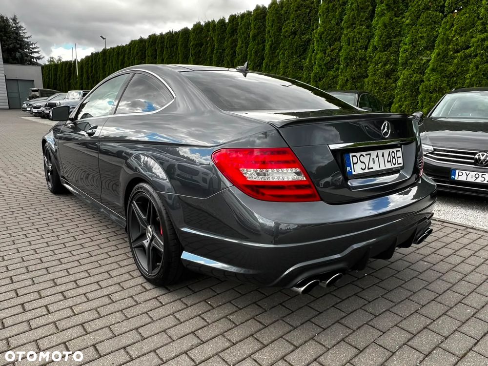 Mercedes-Benz Klasa C 63 AMG AMG SPEEDSHIFT MCT AMG Performance Package - 9