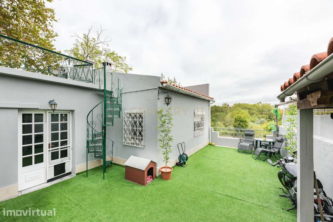 Moradia T2 com Espaço Exterior Privativo e Terraço – Caneças - Grande imagem: 2/16