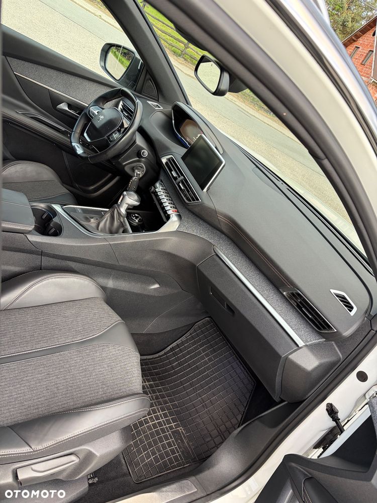 Peugeot 3008 BlueHDi 130 Stop & Start Allure Business-Paket - 17