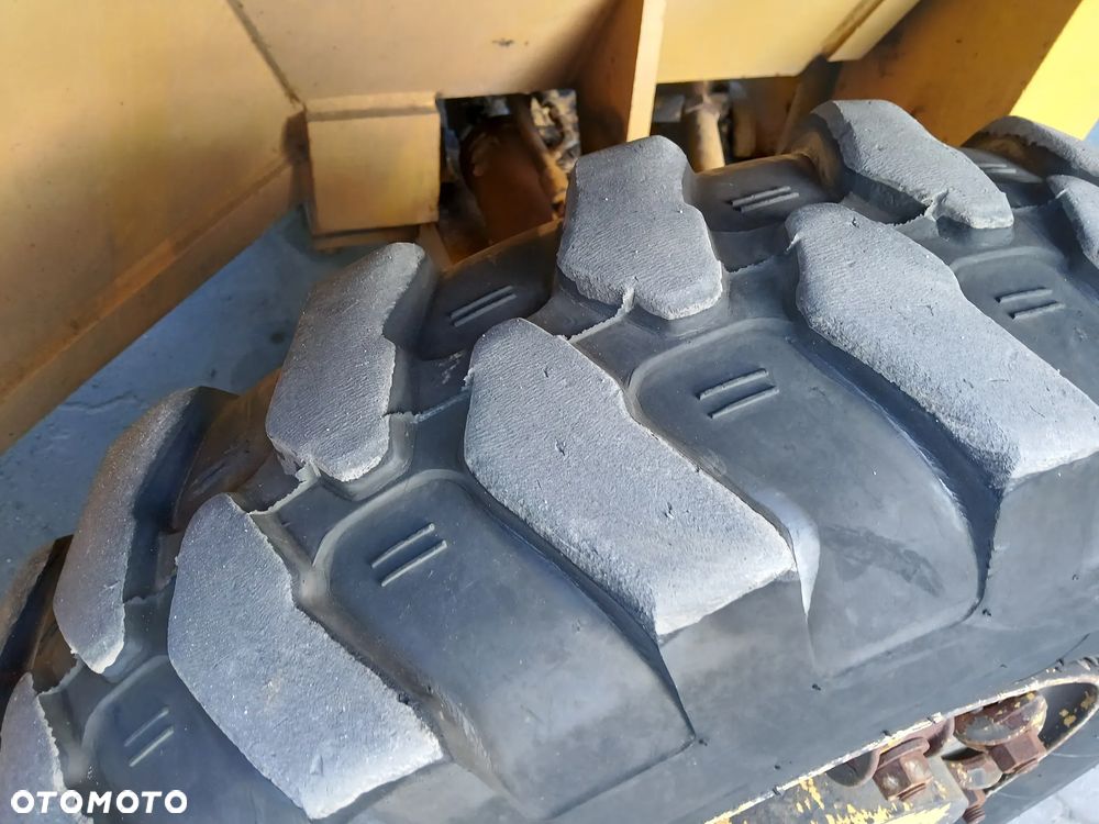 Caterpillar V300B 2300h 14000kg wózek widłowy z Niemiec - 32