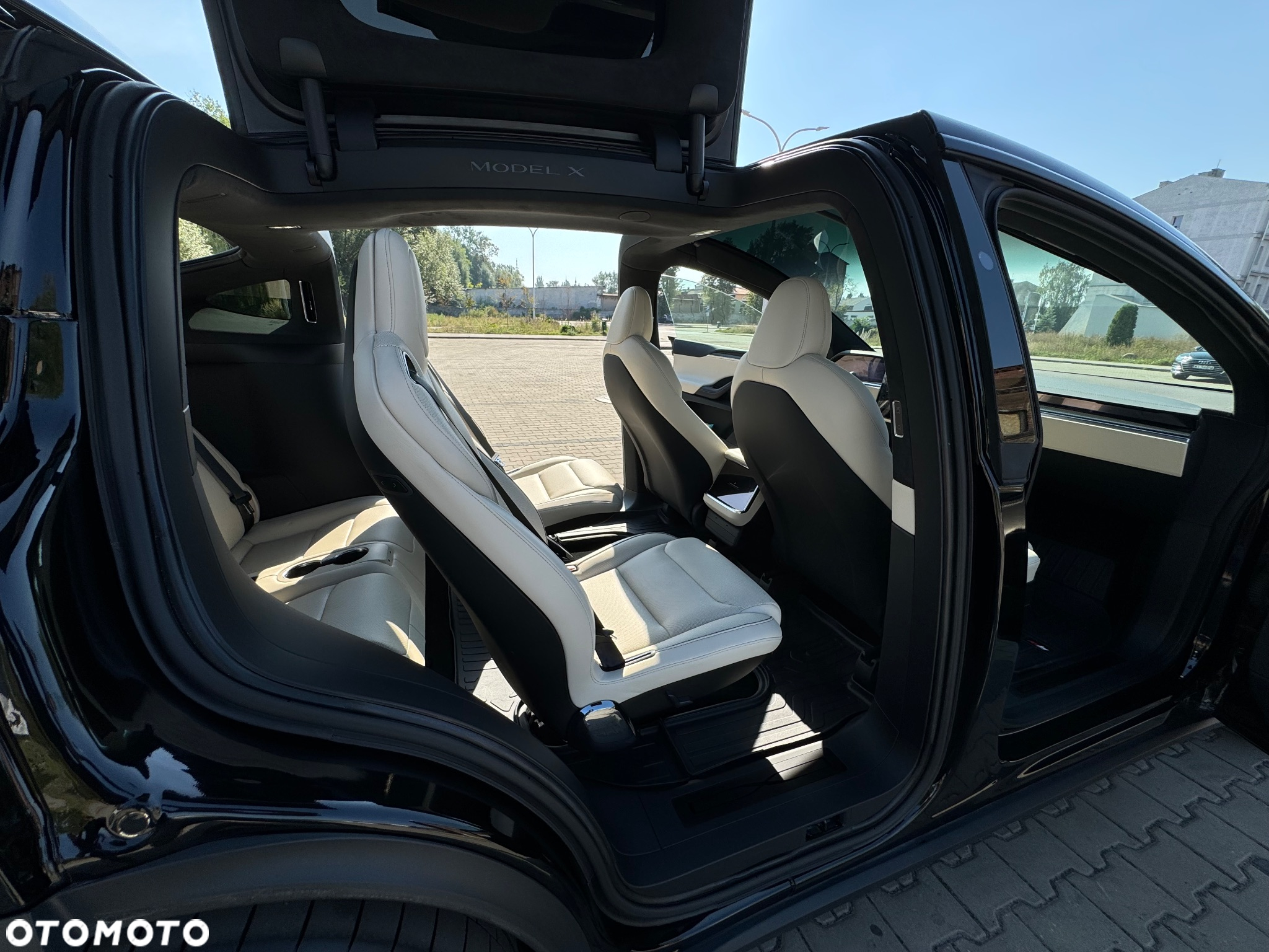Tesla Model X Plaid - 22