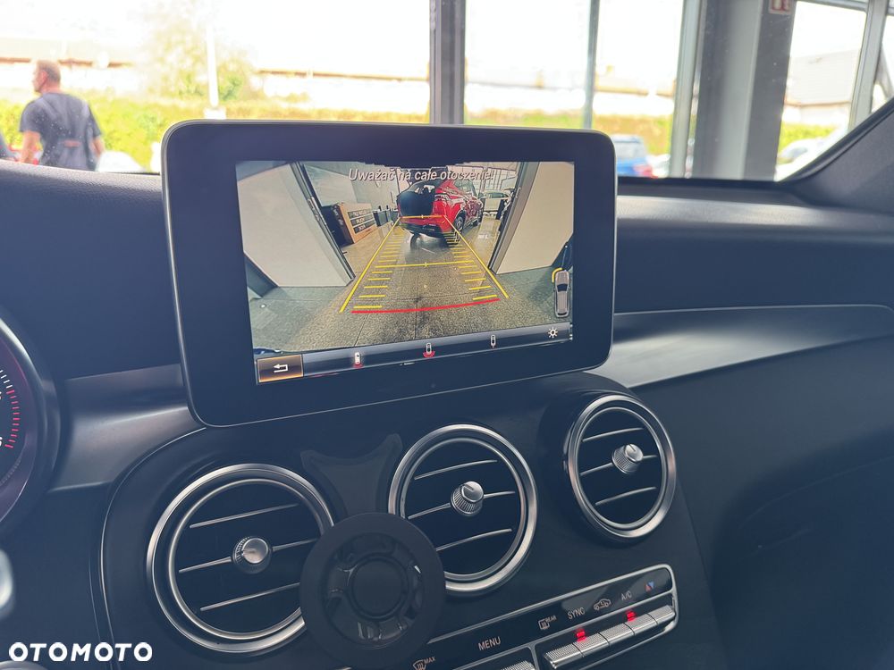 Mercedes-Benz GLC 250 d 4Matic 9G-TRONIC AMG Line - 29