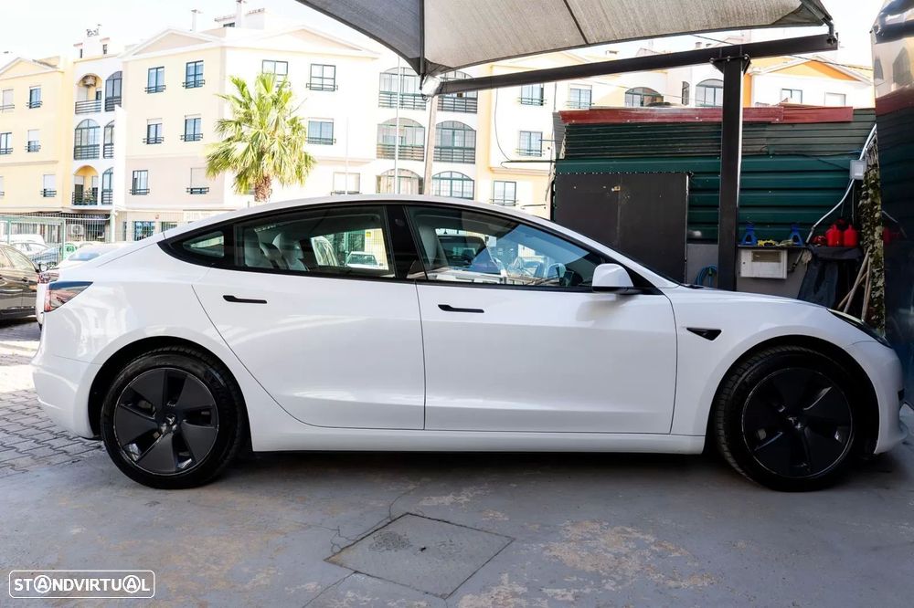 Tesla Model 3 - 3