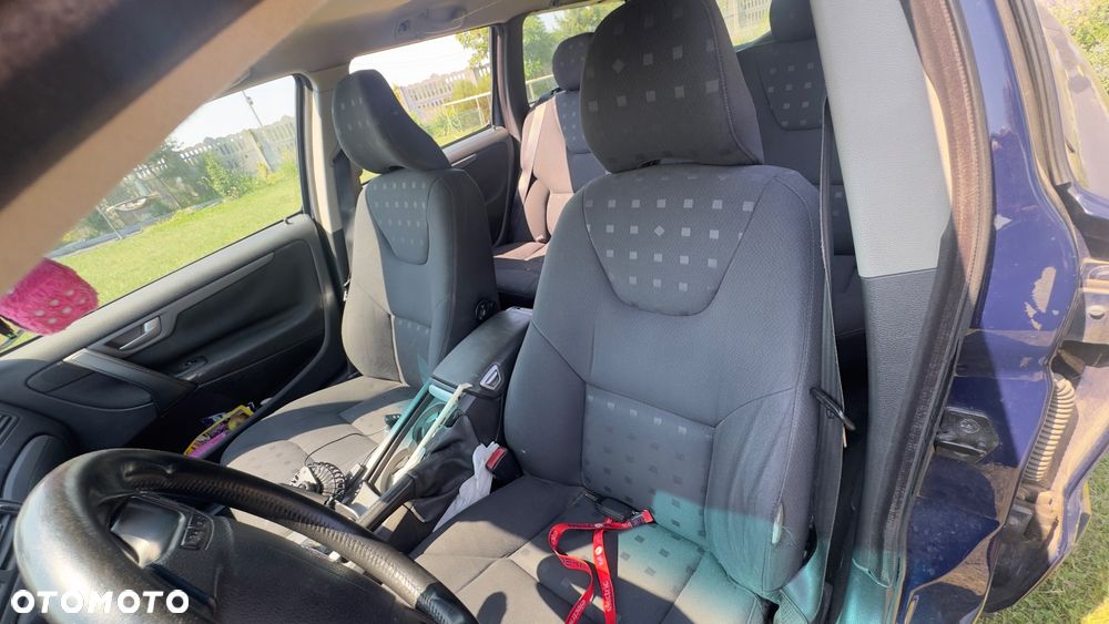 Volvo V70 2.4 D5 AWD - 5
