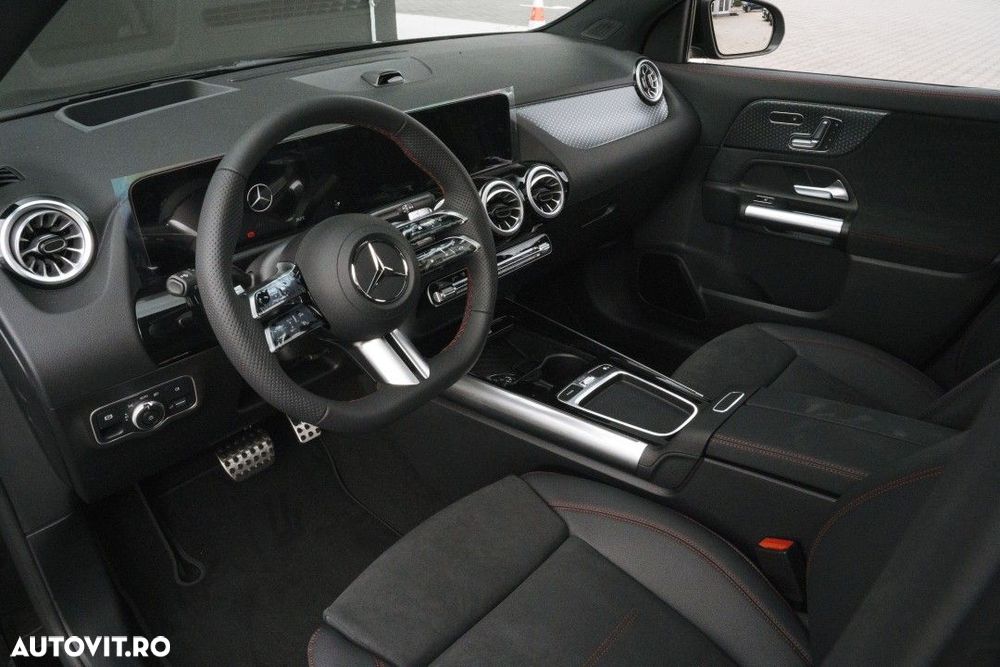 Mercedes-Benz GLA - 12