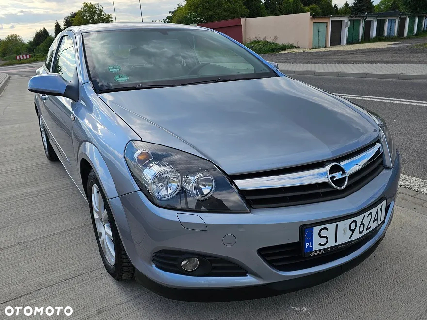 Opel Astra GTC 1.6 Edition Plus - 11