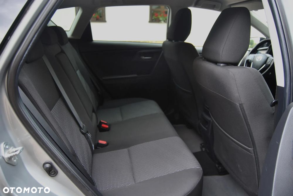 Toyota Auris 2.0 D-4D Comfort - 8