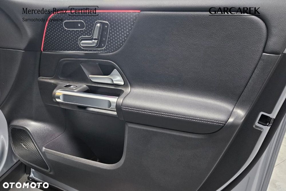 Mercedes-Benz GLB - 27