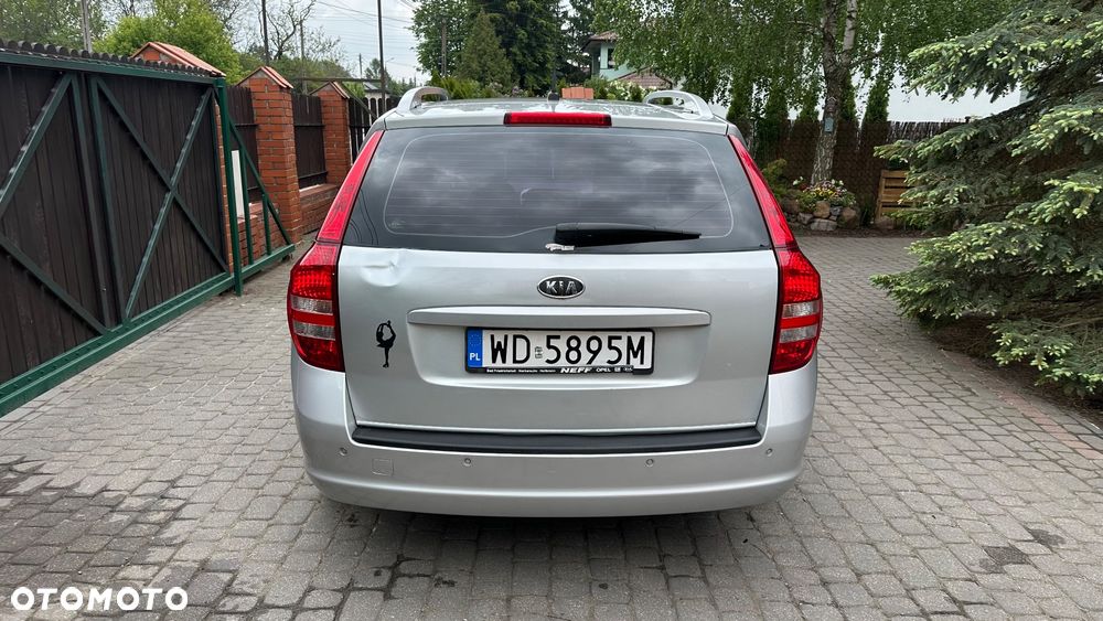 Kia Ceed - 9