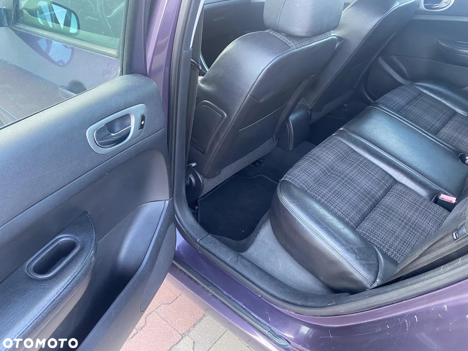 Peugeot 307 HDi 110 Sportline - 13