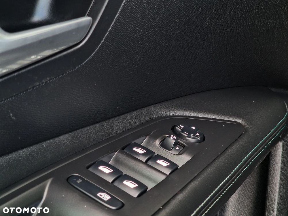 Peugeot 3008 1.5 BlueHDi Allure S&S - 32