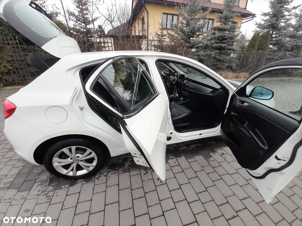 Alfa Romeo Giulietta 1.6 JTDM Veloce - 8