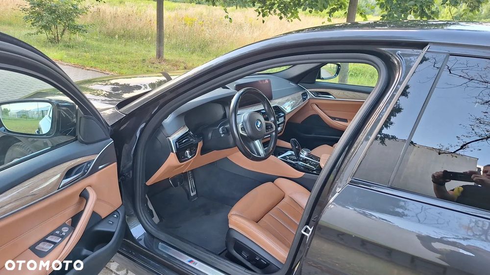 BMW Seria 5 520e M Sport sport - 17