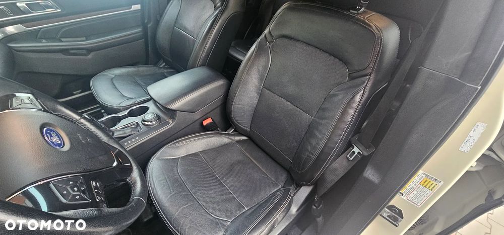 Ford Explorer - 14